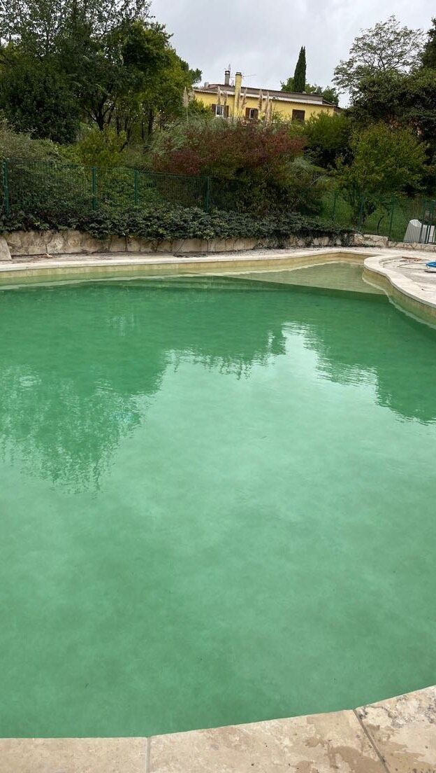 Rénovation piscine avec rehaussement de fond pose de pvc armé et de margelle 💦 #piscine#renovation#renovationpiscine#posepvc#pvcsable#posedemargelle#travertin#posetravertin#rehaussement#rehaussementdefond#piscinerehaussement#dmlconstructions